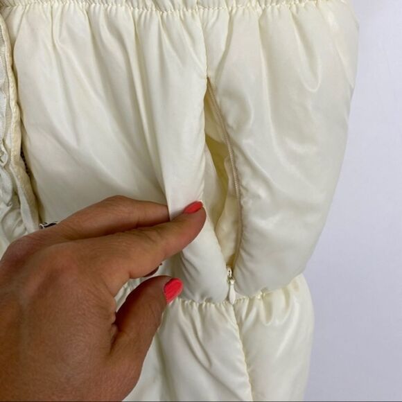 New York and Company Cream Fur Collar Vest Large - Picture 6 of 8